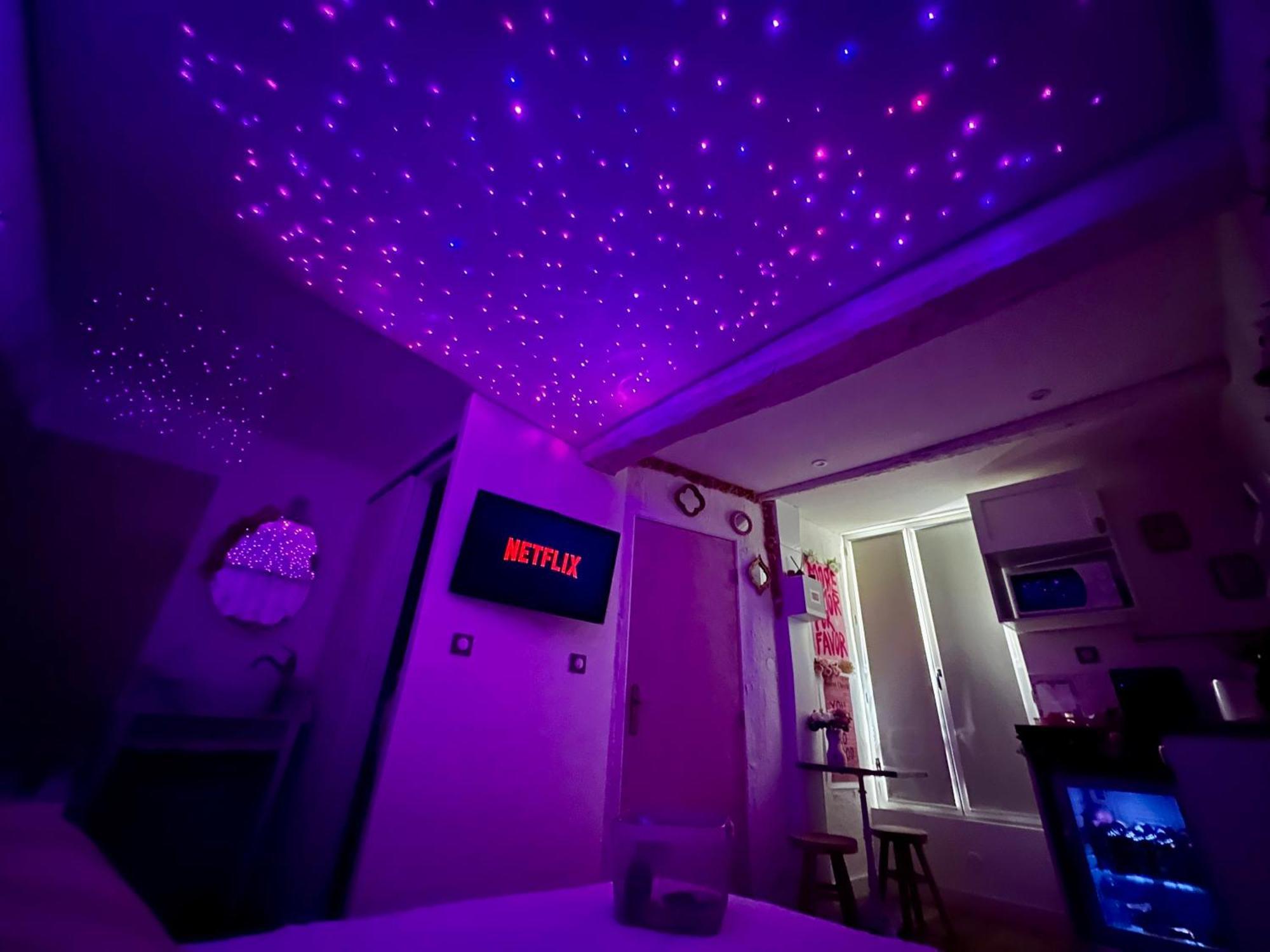 Apartment Romantic - Balneo - Ciel Etoile - Free Wifi - Netflix - Hyper Centre Pezenas