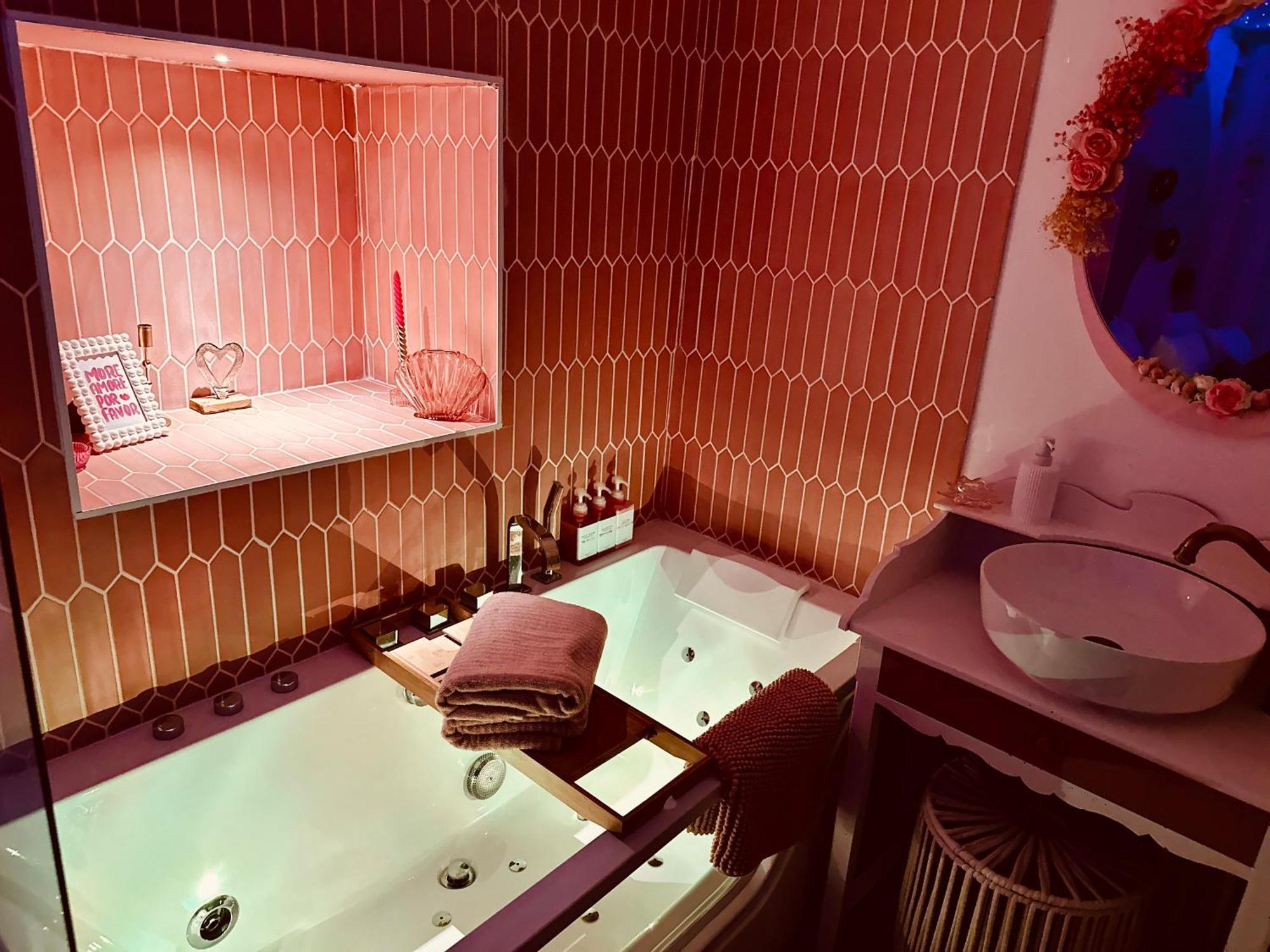 Apartment Romantic - Balneo - Ciel Etoile - Free Wifi - Netflix - Hyper Centre